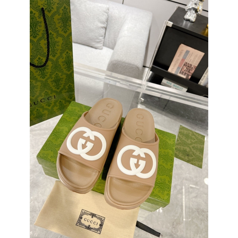 G*u*i slippers